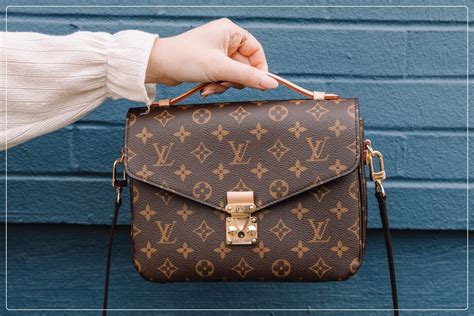 fake louis vuitton bag chinatown|false louis vuitton prints.